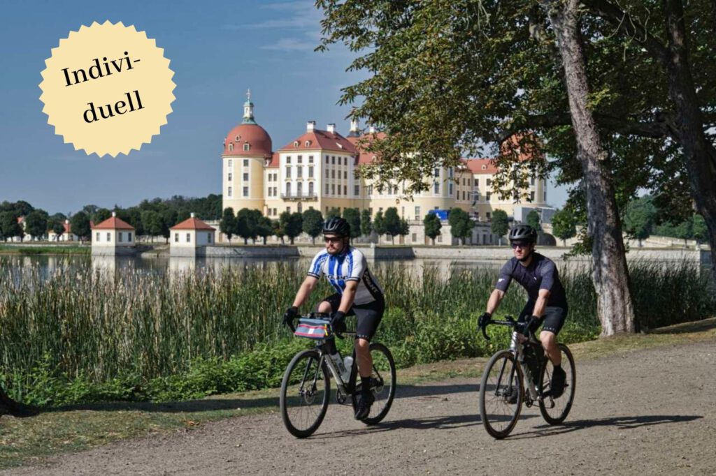 Gravelbiker vor Schloss Moritzburg in Sachsen